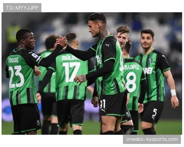 萨索洛对阵卡利亚里，两支中下游球队为保级而战